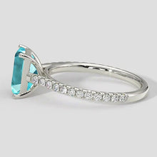 Afbeelding in Gallery-weergave laden, Elegante Paraiba ring met smaragdgeslepen diamant
