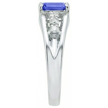 Afbeelding in Gallery-weergave laden, Emerald Cut Ceylon Sapphire Met Ronde Diamanten 1.30 Ct Ring
