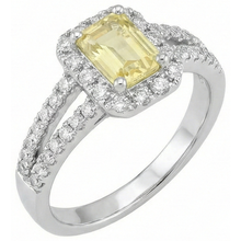 Afbeelding in Gallery-weergave laden, Ring met Smaragd &amp; Rond Geslepen 4 Karaat Gele Saffier, Natuurlijke uit de aarde gewonnen Diamanten, Witgoud 14K
