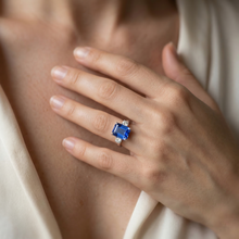 Afbeelding in Gallery-weergave laden, Emerald &amp; Round Cut 3 Ct Ceylon Sapphire Diamonds Ring Wit Goud 14K
