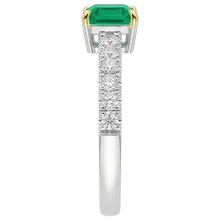 Afbeelding in Gallery-weergave laden, Smaragd Slijpvorm Smaragd ring in Bicolor 14K Goud – bovenaanzicht
