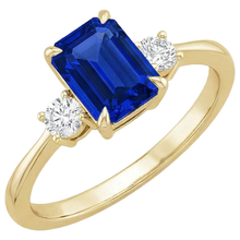 Afbeelding in Gallery-weergave laden, Geelgouden Smaragd 3 Stenen Ring Blauwe Saffier &amp; Diamant 3,50 Karaat
