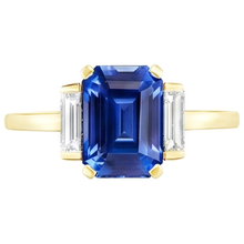 Afbeelding in Gallery-weergave laden, Geelgouden Smaragd Edelsteen Ring Baguette Natuurlijke uit de aarde gewonnen Diamanten 5 Karaat 3 Steen
