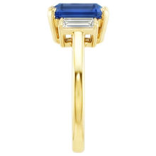 Afbeelding in Gallery-weergave laden, Geelgouden Smaragd Edelsteen Ring Baguette Natuurlijke uit de aarde gewonnen Diamanten 5 Karaat 3 Steen
