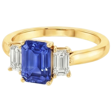 Afbeelding in Gallery-weergave laden, Geelgoud Drie Stenen Blauwe Saffier &amp; Natuurlijke uit de aarde gewonnen Diamanten Ring 9 Karaat
