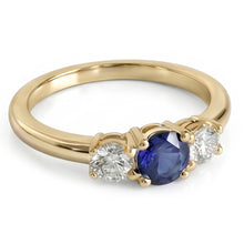 Afbeelding in Gallery-weergave laden, Geelgouden ring met 3 stenen ronde blauwe saffier en Natuurlijke echte diamant ( niet in het laboratorium gekweekt )en 1,50 karaat

