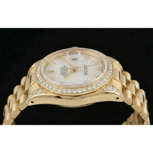 Afbeelding in Gallery-weergave laden, echte round diamant 0.50karaat watch close-up detail
