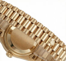 Afbeelding in Gallery-weergave laden, Geelgouden Rolex Datumjust voorzitter Stijl horloge met diamanten rand en Arabische wijzerplaat

