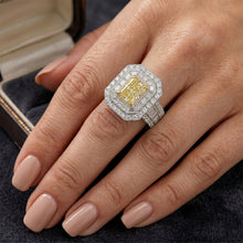 Afbeelding in Gallery-weergave laden, Gele Kanarie Diamant Halo Ring – Pavé 2 karaat 14 Karaat
