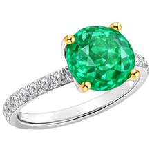Afbeelding in Gallery-weergave laden, Rond Briljant Colombiaanse Smaragd ring in Tweekleurig 14K Goud – hoekaanzicht
