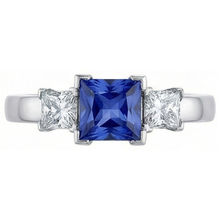 Afbeelding in Gallery-weergave laden, Gouden Edelsteen Princess Blauwe Saffier &amp; Natuurlijke uit de aarde gewonnen Diamant Drie Stenen Ring 5 Karaat
