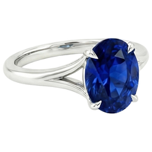 Afbeelding in Gallery-weergave laden, Gouden Solitaire Blauwe Saffier Ring Prong Set Ovale Split Shank 3 Karaat
