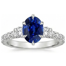 Afbeelding in Gallery-weergave laden, Gouden jubileum Solitaire blauwe saffier met accenten Ring 4,50 karaat
