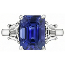 Afbeelding in Gallery-weergave laden, Gouden ring met 3 stenen smaragd blauwe saffier en trapeziumNatuurlijke echte diamant ( niet in het laboratorium gekweekt )en 4 karaat
