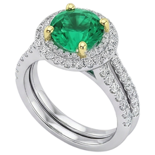 Afbeelding in Gallery-weergave laden, Colombiaanse Smaragd Edelsteen Ring 2,50 karaat 14 Karaat Tweekleurig Goud – hoekaanzicht
