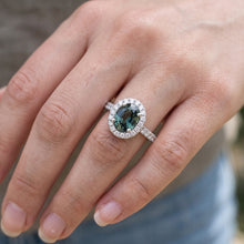 Afbeelding in Gallery-weergave laden, Groene Saffier Cocktail Ring
