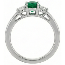 Afbeelding in Gallery-weergave laden, Groene smaragd met Natuurlijke echte diamanten ( niet in een laboratorium gekweekt ) verlovingsring 3 stenen tandenset 2,50 ct. WG 14K

