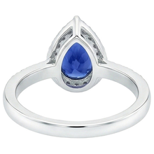 Afbeelding in Gallery-weergave laden, Halo Natuurlijke uit de aarde gewonnen Diamant Blauwe Saffier Druppel Stijl Ring met Accenten 5.50 Karaat
