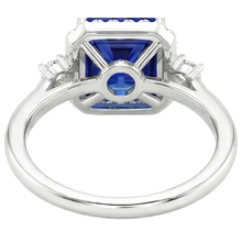 Afbeelding in Gallery-weergave laden, Halo Ring met uit de aarde gewonnen Diamanten en Princess Geslepen Blauwe Saffier Middensteen 6 Karaat Witgoud
