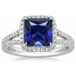 Halo Ring met Blauwe Saffier en Natuurlijke uit de aarde gewonnen Diamant 6.5 Karaat Princess met Accent