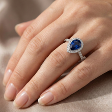 Afbeelding in Gallery-weergave laden, Halo Diamant Sri Lanka blauwe saffier ring 2,75 karaat
