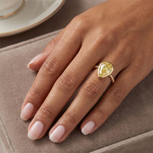 Afbeelding in Gallery-weergave laden, Handgemaakte Gele Kanarie Diamant Statement Ring 2,25 karaat |
