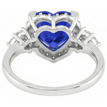 Afbeelding in Gallery-weergave laden, Hart Sri Lanka Kleur Saffier Rond IGI GECERTIFICEERDE Diamanten 8.26 Karaat Ring Witgoud 14K
