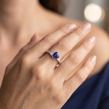 Afbeelding in Gallery-weergave laden, Hart blauwe saffier edelsteen ring 2,50 karaat Natuurlijke echte diamant ( niet in het laboratorium gekweekt )en wit goud
