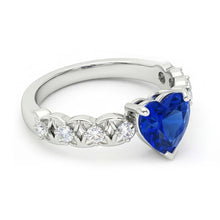 Afbeelding in Gallery-weergave laden, Hart edelsteen Sri Lankaanse saffier ring met accenten 2,50 karaat
