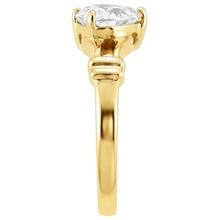 Afbeelding in Gallery-weergave laden, Fijne Diamant Solitaire Verlovingsring 4,50 karaat 14 Karaat Geelgoud – profielaanzicht
