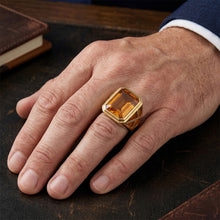 Afbeelding in Gallery-weergave laden, Heren Smaragd Slijpvorm Gouden Citrien Sieraadsteen Ring in 14K
