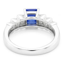 Afbeelding in Gallery-weergave laden, Jubileumring Emerald Light Blue Sapphire 2 karaats geplooide stijl
