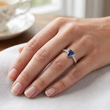 Afbeelding in Gallery-weergave laden, Kleine ronde Natuurlijke echte diamant ( niet in het laboratorium gekweekt )en ring biljoen bezel...
