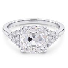Afbeelding in Gallery-weergave laden, Kussen Natuurlijke uit de aarde gewonnen Diamant Adelaarsklauw Ring Oud Europees Geslepen Witgoud Prong Zetting
