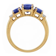 Afbeelding in Gallery-weergave laden, Kussen Geslepen Sri Lanka Blauwe Saffier Natuurlijke uit de aarde gewonnen Diamanten Ring Drie Stenen 5.26 Karaat Geelgoud 14K
