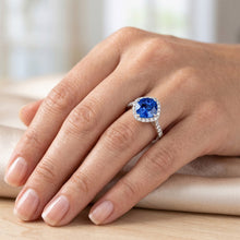 Afbeelding in Gallery-weergave laden, Kussen geslepen blauwe saffier &amp; ronde Natuurlijke echte diamanten ( niet in een laboratorium gekweekt ) ring 3 ct. Wit goud 14K
