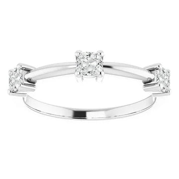 Kussen Old Cut Echt Diamond Half Eternity Band 4 Prong Set 4,50 Karaat