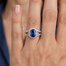 Afbeelding in Gallery-weergave laden, echte round saffier 4.75karaat ring met diamantaccenten
