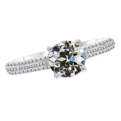 Verfijnd Briljant Solitaire Ring met Accenten 2 karaat – 14
