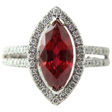 Afbeelding in Gallery-weergave laden, Markiezin Shape Red Ruby &amp; Diamond Ring 4,50 karaat witgouden sieraden
