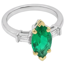 Afbeelding in Gallery-weergave laden, Elegant Fijne Smaragd Edelsteen Ring 3,50 karaat – zijaanzicht
