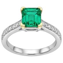 Afbeelding in Gallery-weergave laden, Trap Slijpvorm Smaragd ring in Bicolor 14K Goud – hoekaanzicht

