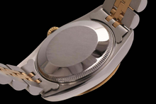 Afbeelding in Gallery-weergave laden, Middelgroot Rolex roestvrij staal 31 mm tweekleurig armbandhorloge met witte Romeinse wijzerplaat

