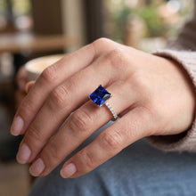 Afbeelding in Gallery-weergave laden, Natuurlijk Echt (Niet Labgekweekt) 5.50 Karaat Solitaire Princess Blauwe Saffier Met Accent Pave Zetting
