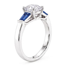 Afbeelding in Gallery-weergave laden, Natuurlijke Blauwe Saffier Diamanten Ring 3.20 Karaat 3-Steens Oude Mijnwerker
