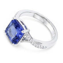 Afbeelding in Gallery-weergave laden, Natuurlijke Echte (Niet Labgekweekt) Witgouden Solitaire Blauwe Saffier Ring Met Accenten 4.50 Karaat
