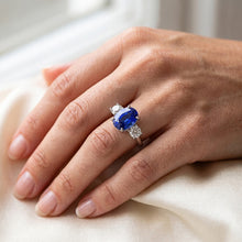 Afbeelding in Gallery-weergave laden, Natuurlijke Saffier Ring 4.45ct - Witgoud 14K
