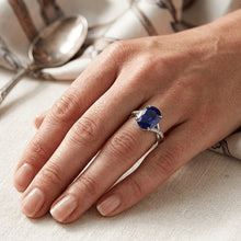Afbeelding in Gallery-weergave laden, Natuurlijke Saffier Ring 4.45ct - Witgoud 14K
