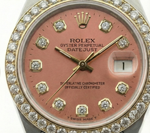 Afbeelding in Gallery-weergave laden, Orologio Rolex Date-Just da donna con quadrante color salmone e lunetta con diamanti

