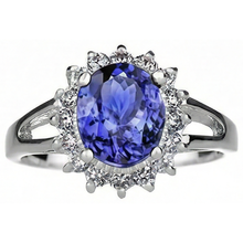 Afbeelding in Gallery-weergave laden, Ovaal Geslepen 22.75 Karaat Tanzaniet Met Natuurlijke uit de aarde gewonnen Diamanten Ring Witgoud 14K
